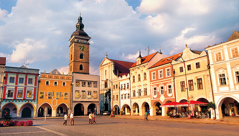 Wzaq-czech-republic-walking-4